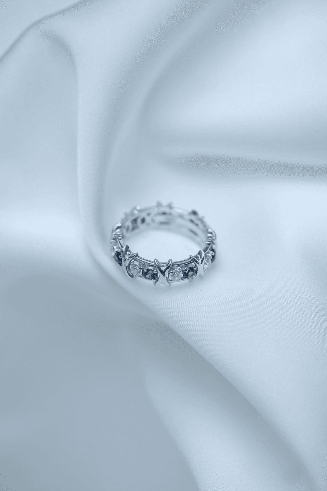 Руки в кольцах BS Jewelry