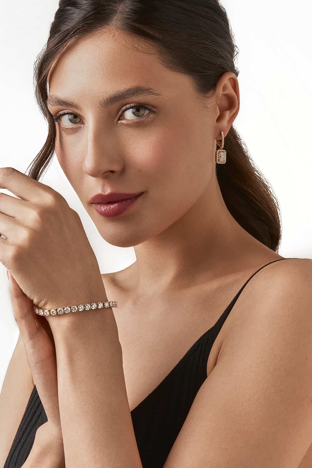 Портрет из рекламной съёмки BS Jewelry